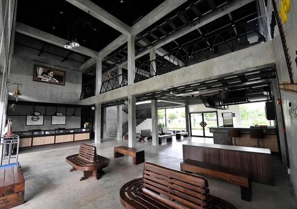The Terminal Khon Kaen Hotel Bagian luar foto