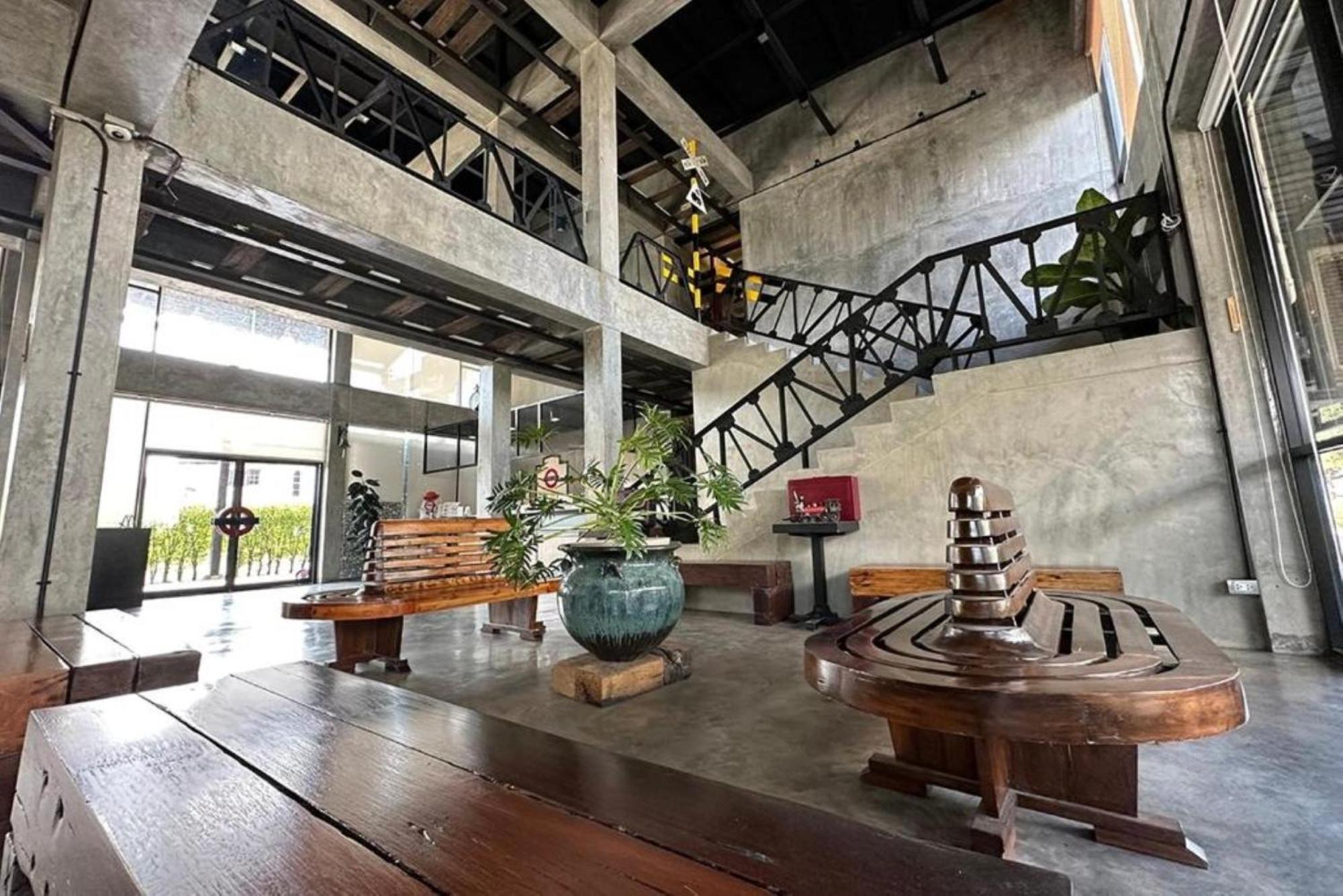 The Terminal Khon Kaen Hotel Bagian luar foto